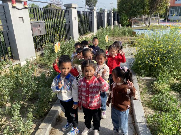 358d6f3f076941a59364381155c74add.png 358d6f3f076941a59364381155c74add.png